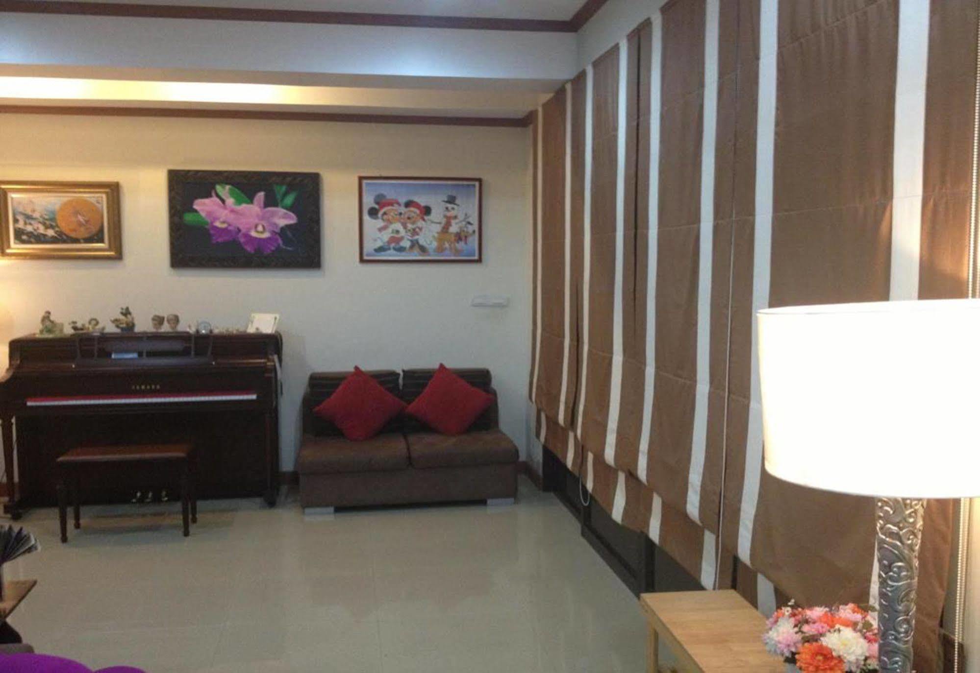 Ruankeaw Homestay Nai Harn Экстерьер фото