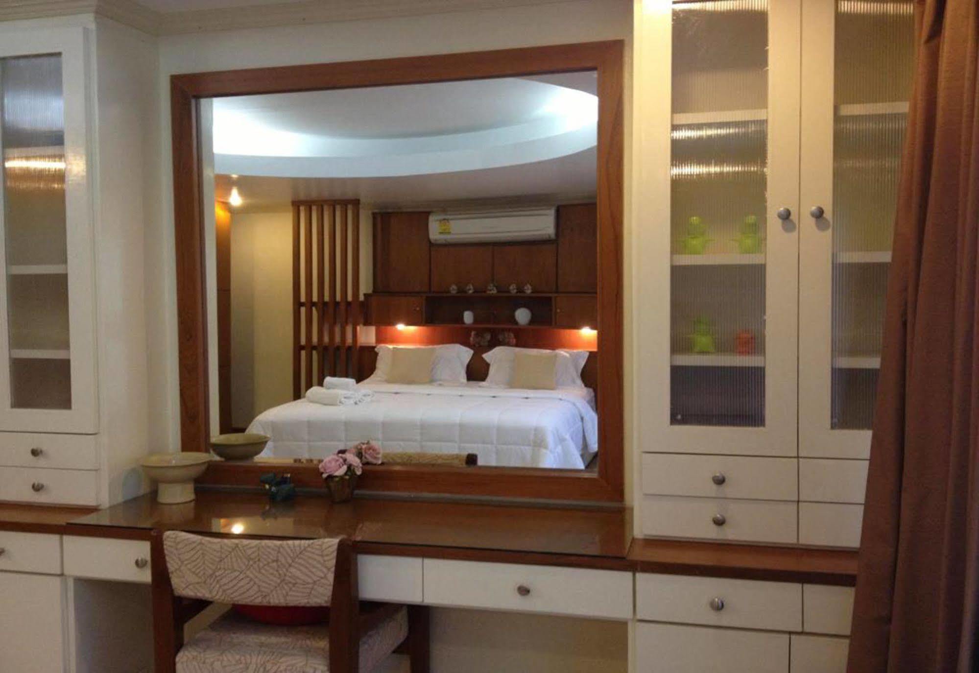 Ruankeaw Homestay Nai Harn Экстерьер фото
