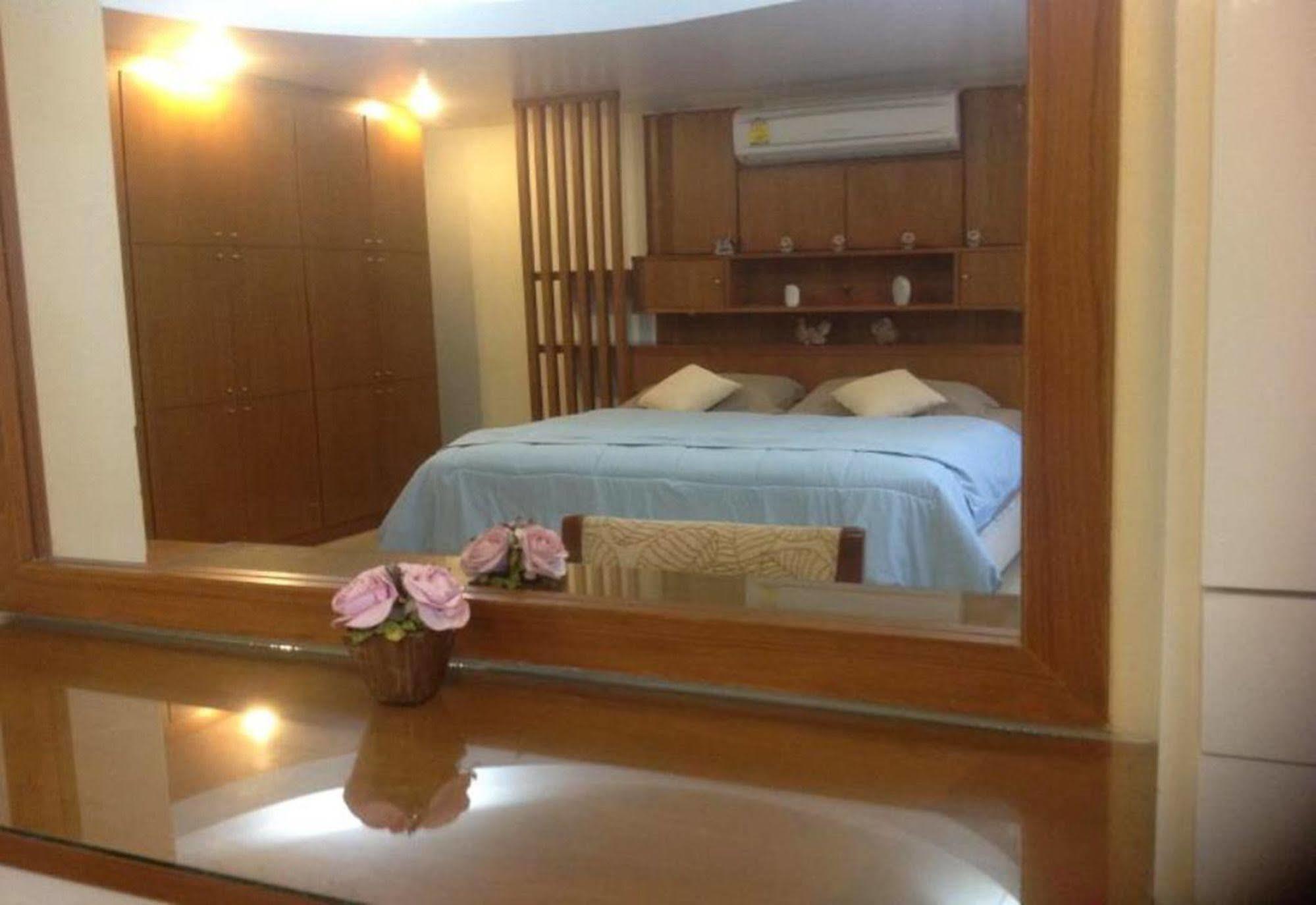 Ruankeaw Homestay Nai Harn Экстерьер фото