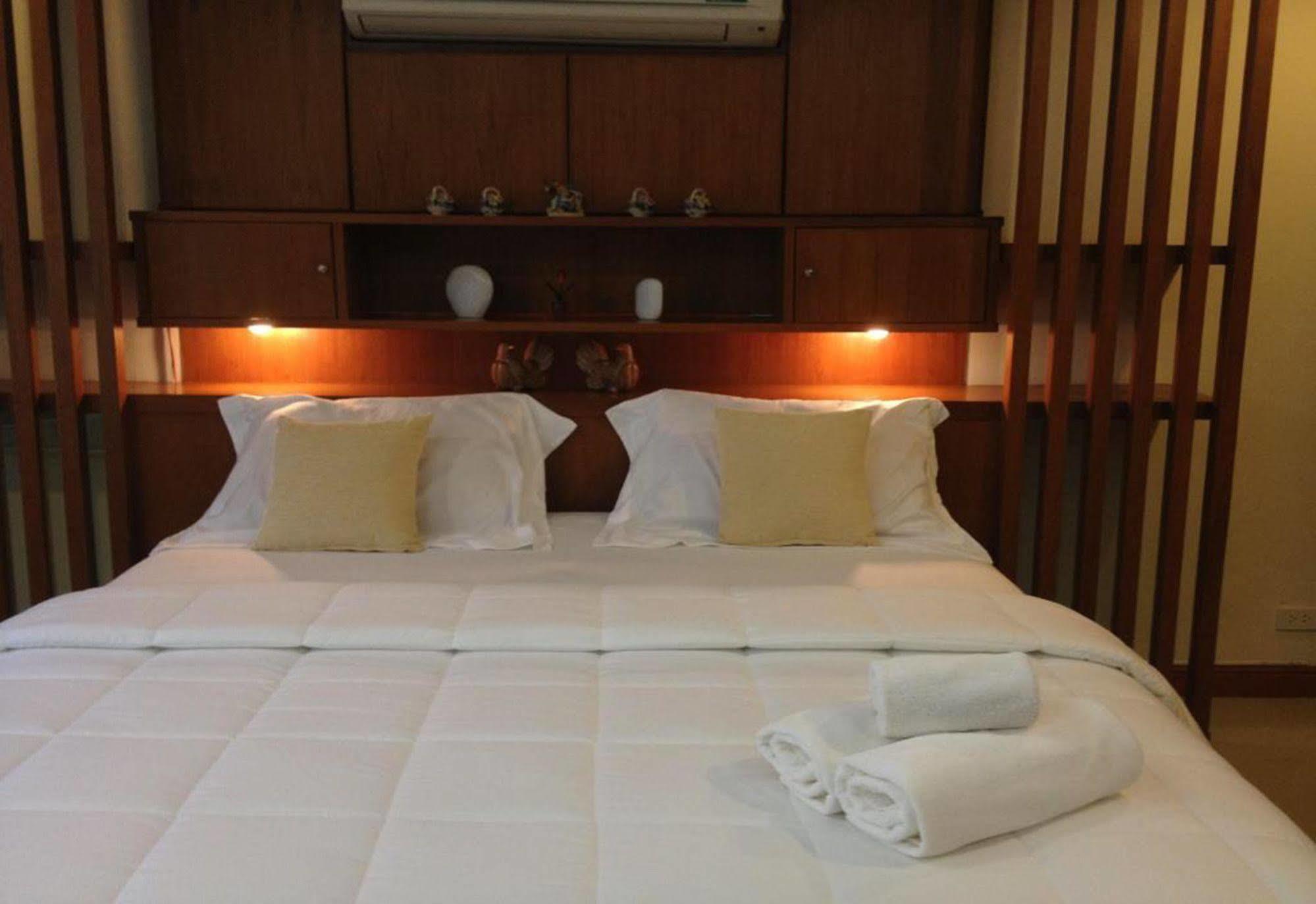 Ruankeaw Homestay Nai Harn Экстерьер фото